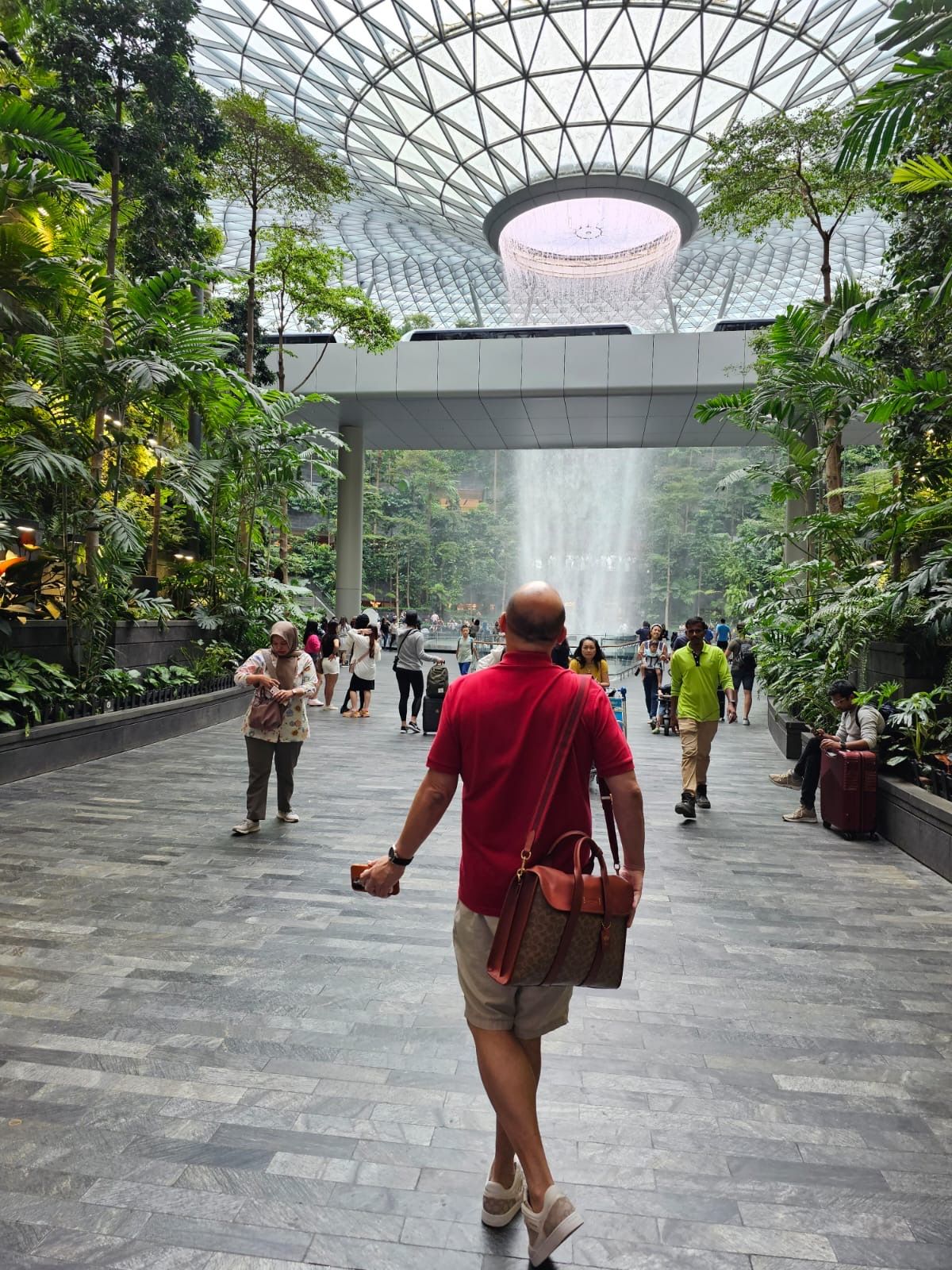 Discovering Singapore's Jewel at Changi Airport: A Quick Tour